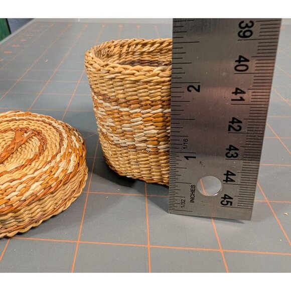 Small Woven Round Basket Lid Rustic Home Decor storage - Picture 7 of 11